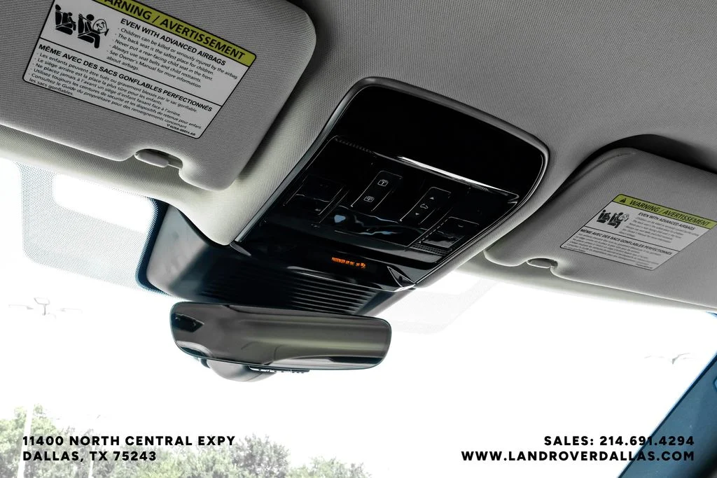Used 2023 Grey Land Rover SE image 31