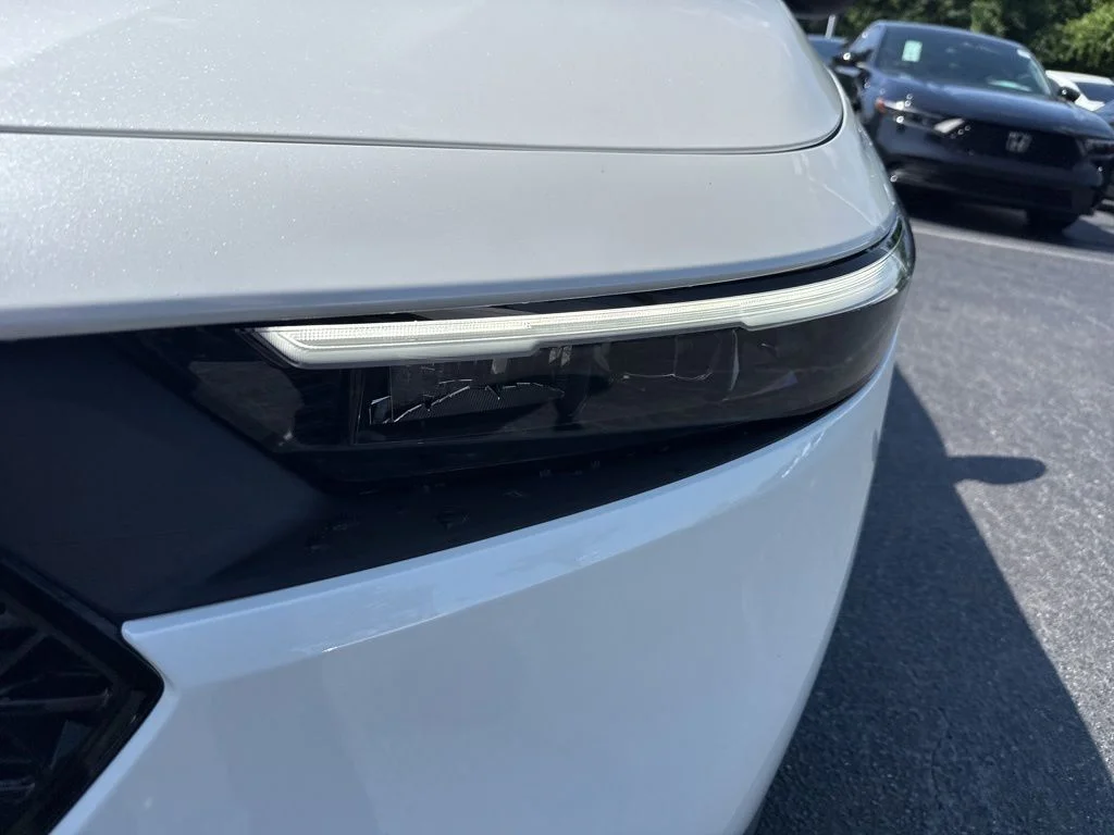New 2026 Platinum White Pearl Honda LX image 9