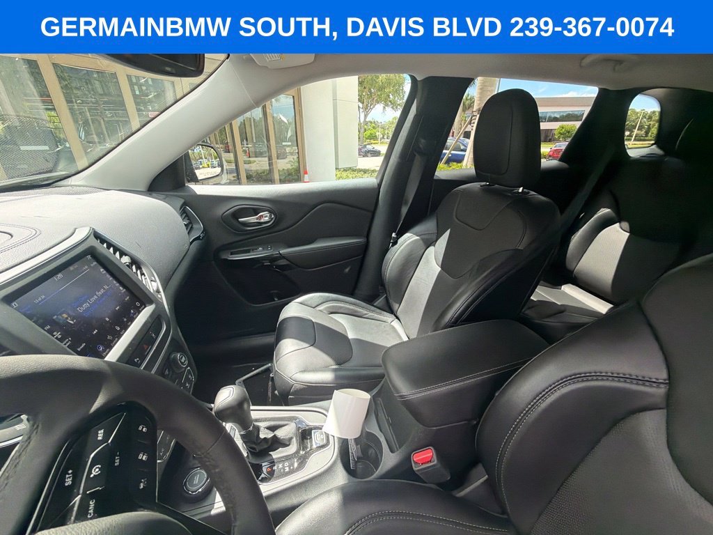 Used 2023 Diamond Black Jeep Altitude image 21