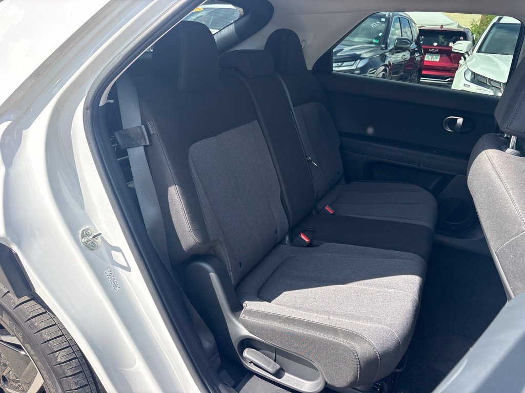 Used 2024 White Hyundai SEL image 17