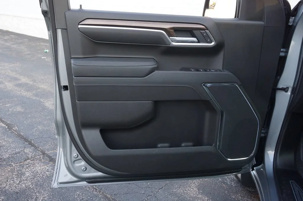 New 2026 Sterling Gray Metallic Chevrolet RST image 22