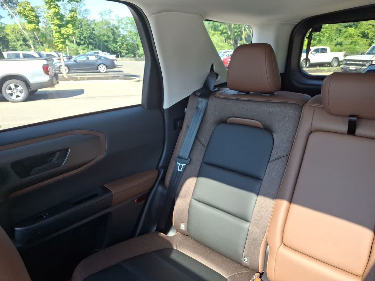 Used 2026 Oxford White Clearcoat Ford Outer Banks image 12