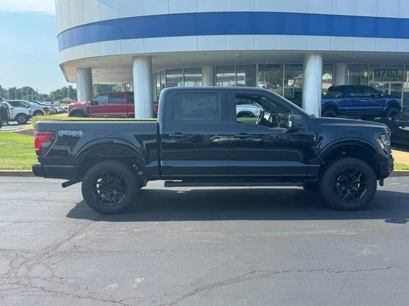 New 2026 Antimatter Blue Metallic Ford XLT image 2