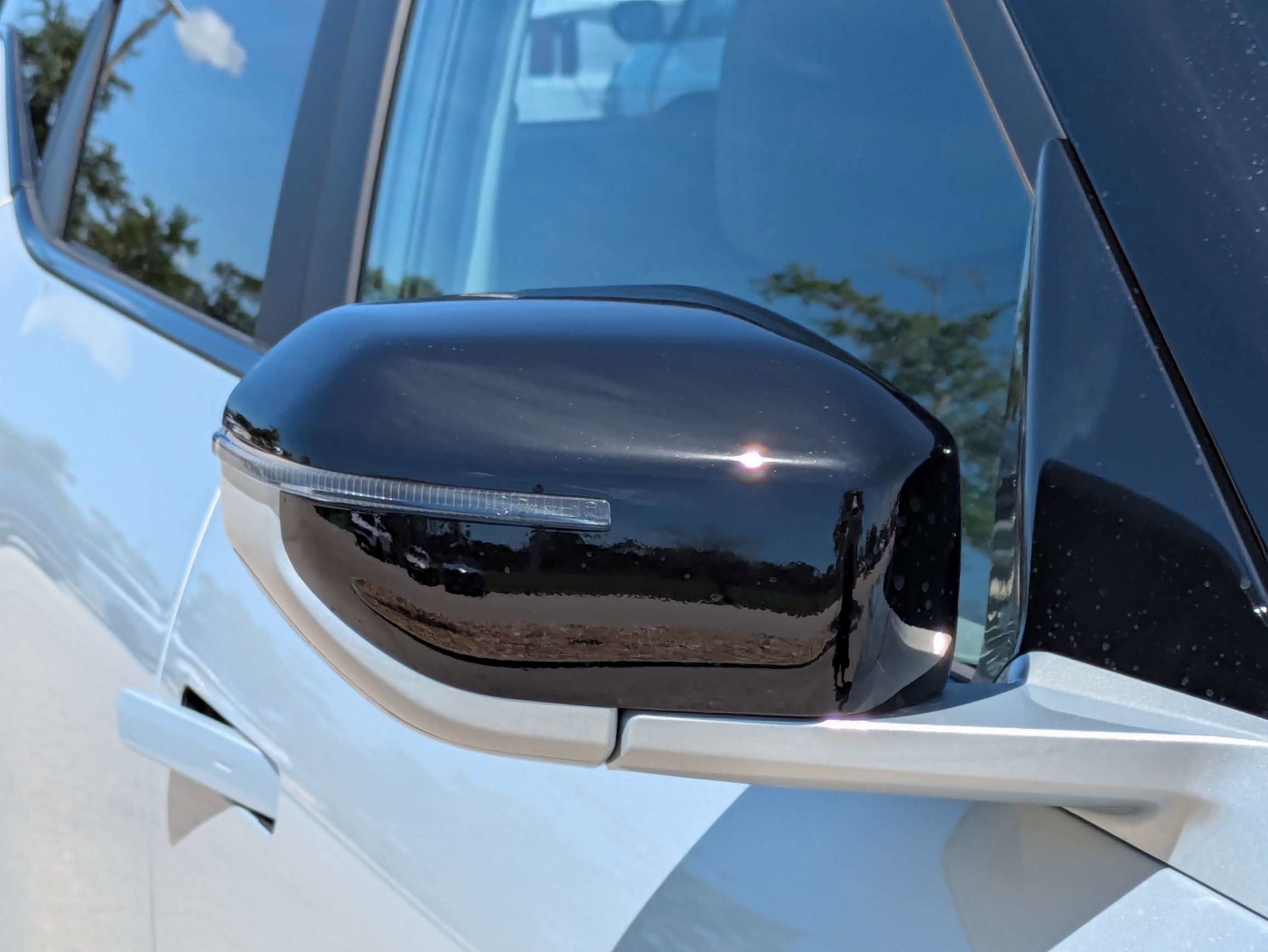 New 2027 Ivory Silver Kia S image 12