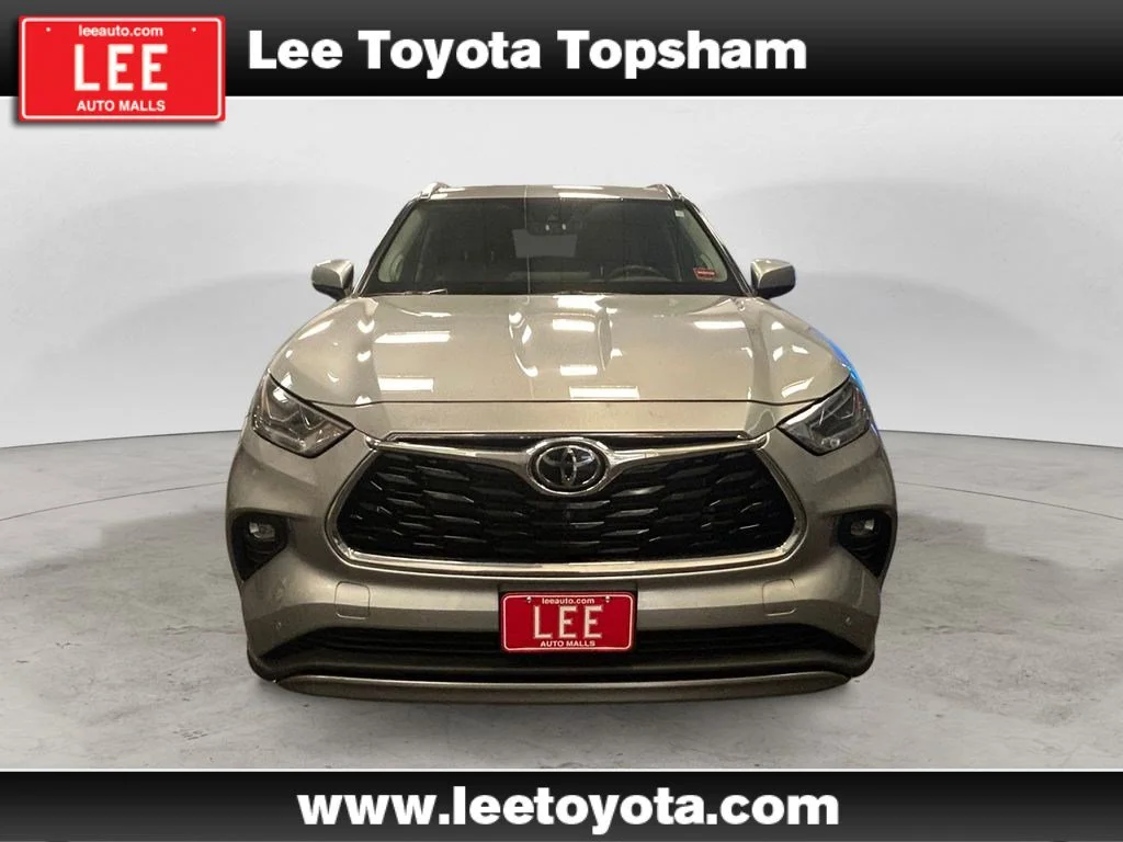 Used 2022 Celestial Silver Metallic Toyota Platinum image 8