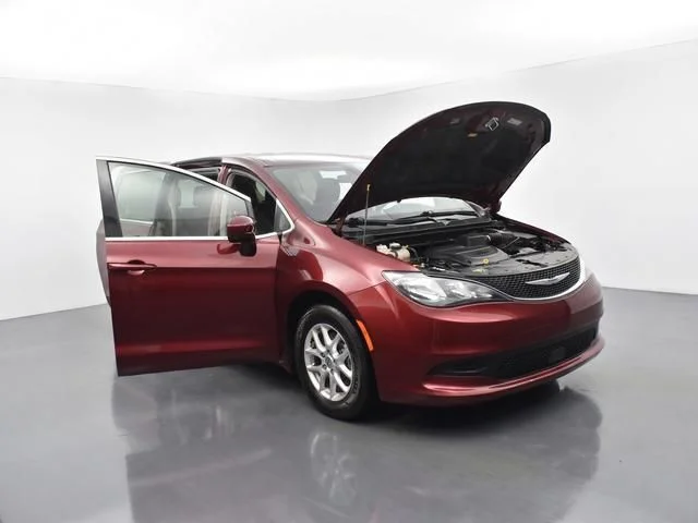 Used 2022 Red Chrysler LX image 4