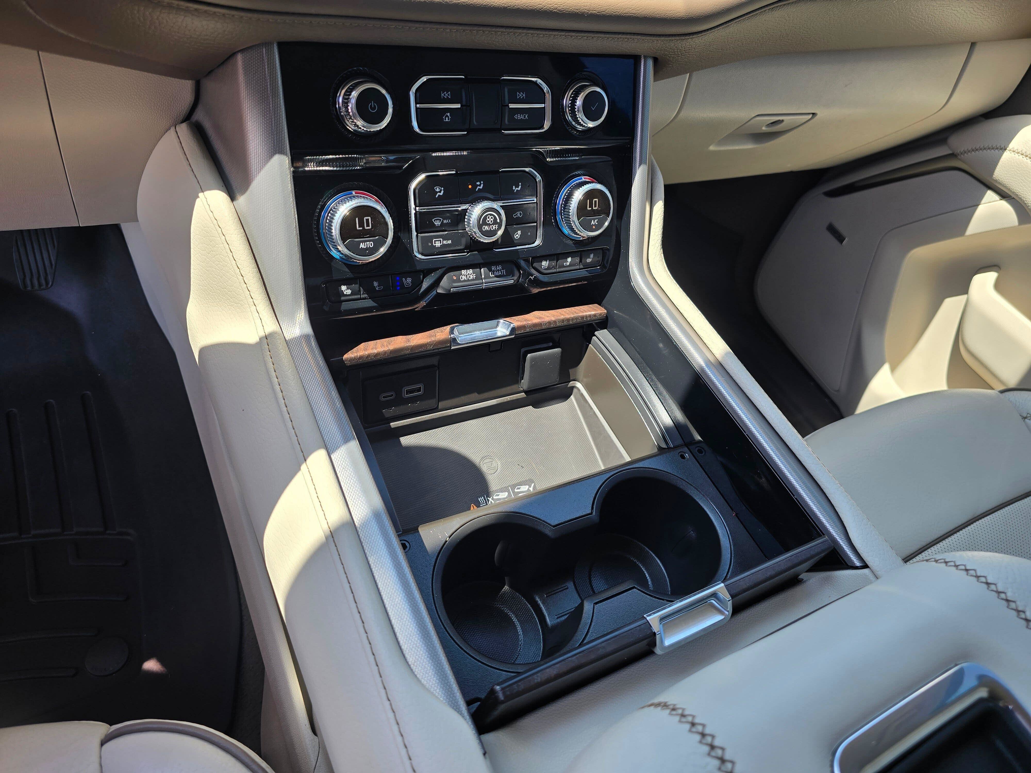 Used 2024 White Frost Tricoat GMC Denali image 21