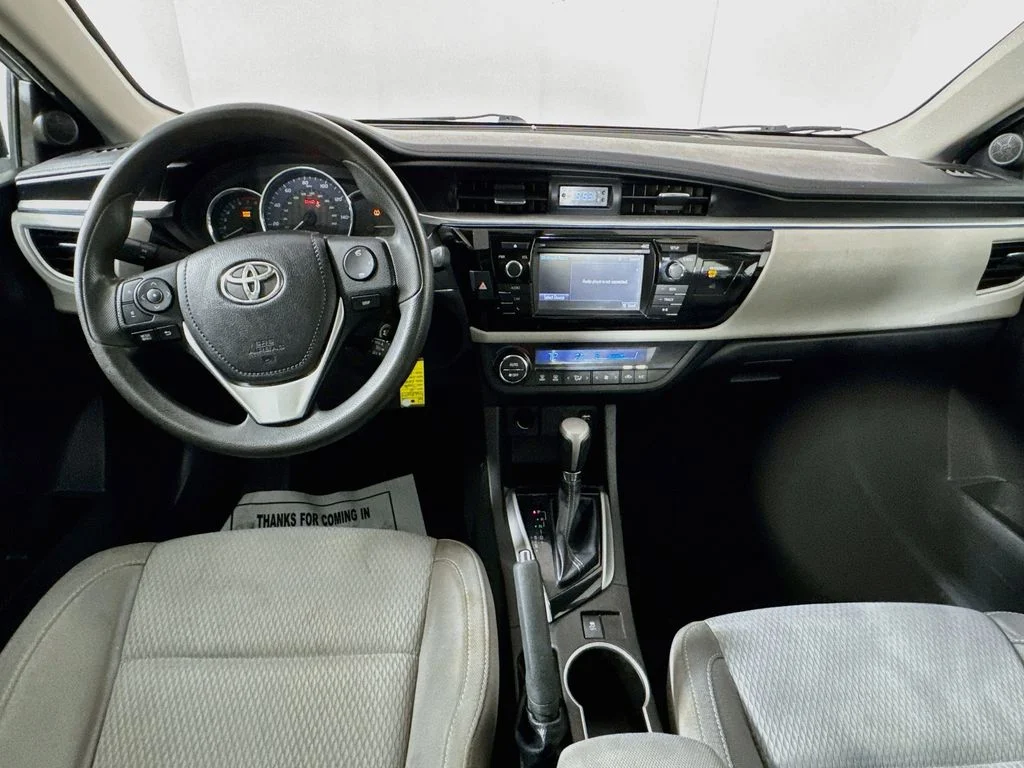 Used 2015 Silver Toyota LE image 25