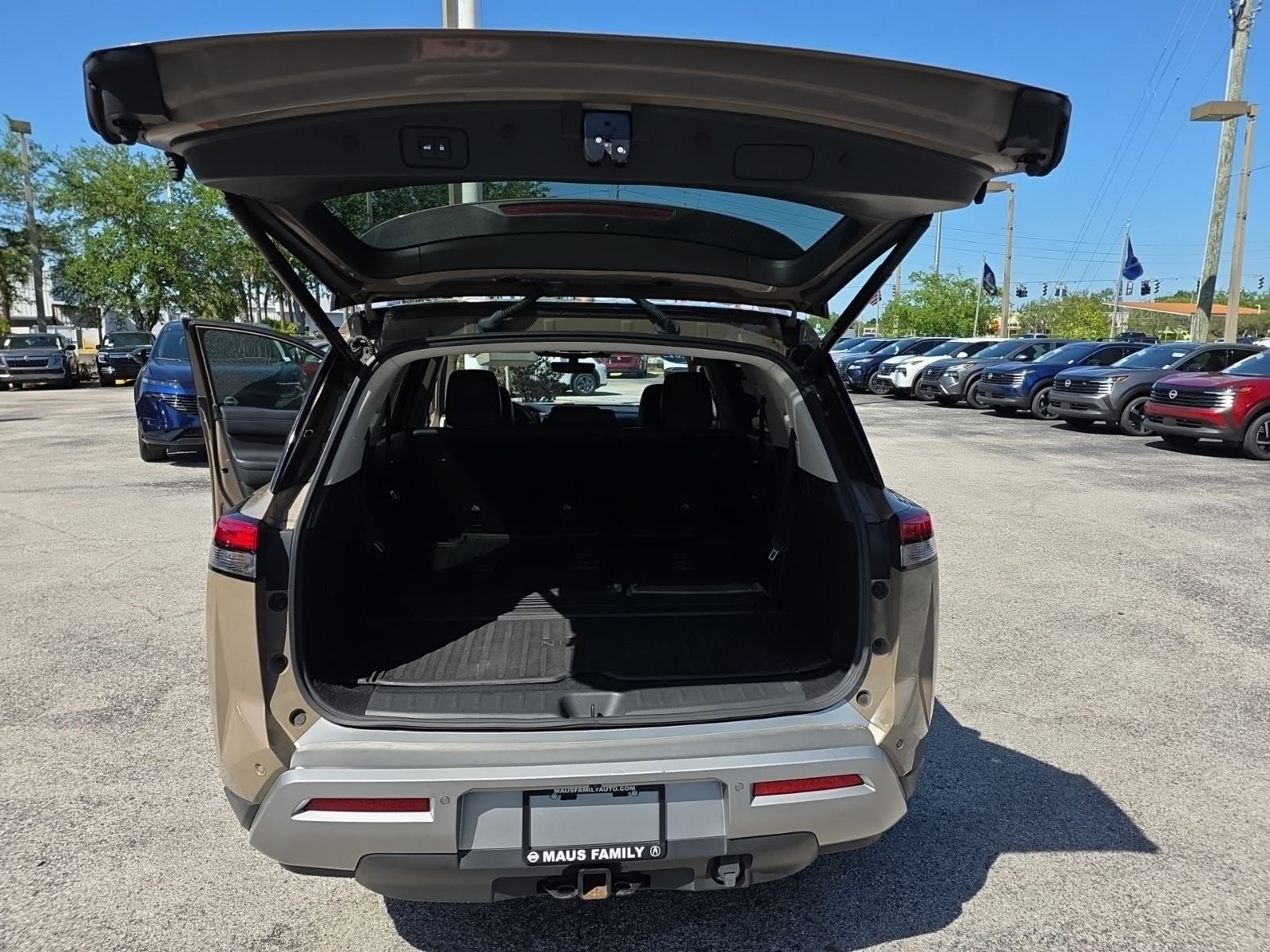 Certified Used 2023 Beige Nissan Platinum image 22