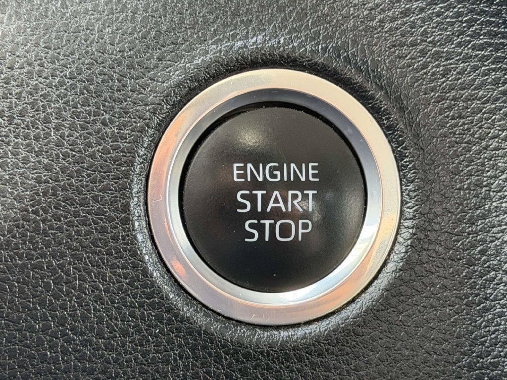 Used 2023  Toyota SR5 image 8