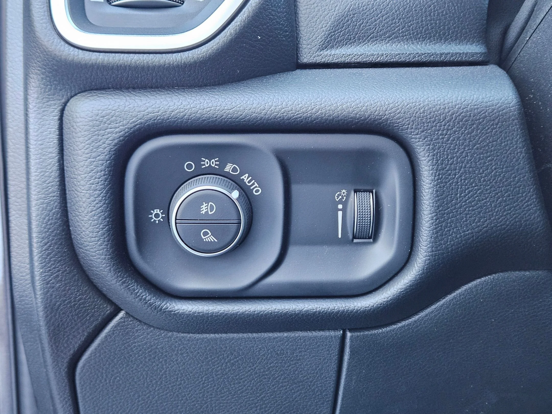 2026 RAM 2500 Big Horn - Photo 17