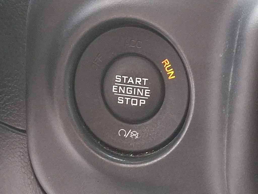 Used 2020 White Jeep Unlimited Sahara image 23