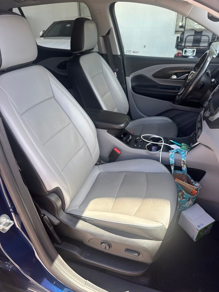 Used 2022  GMC SLT image 12