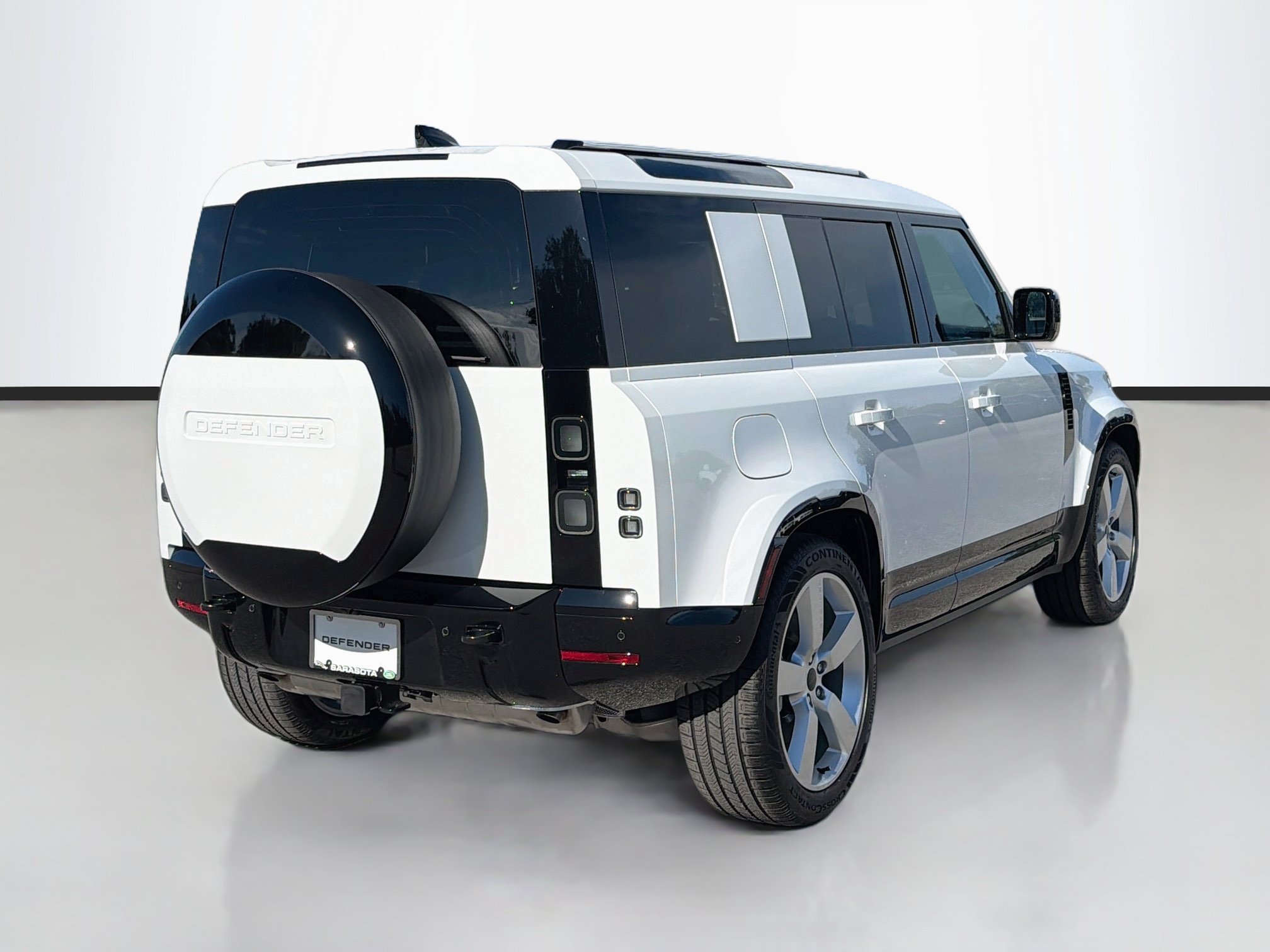New 2026 Fuji White Land Rover X-Dynamic SE image 5