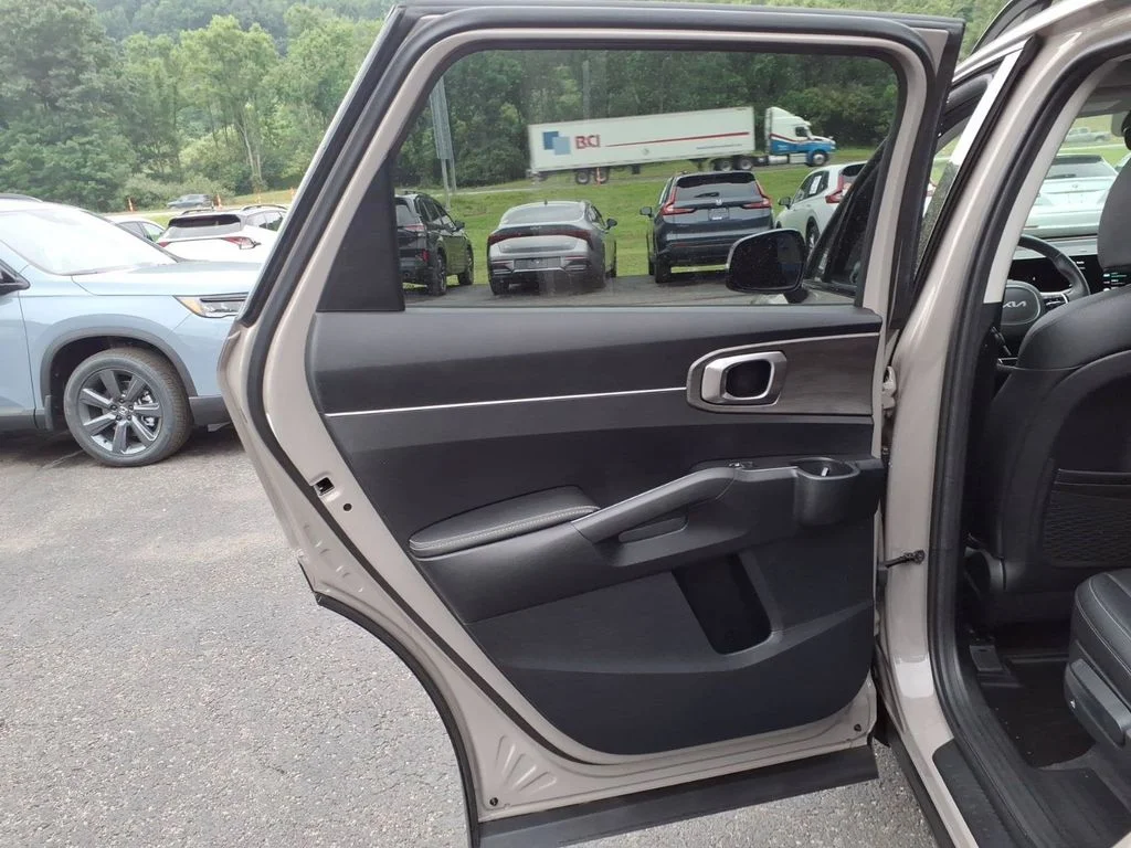Used 2025 Brown Kia X-Line EX image 16