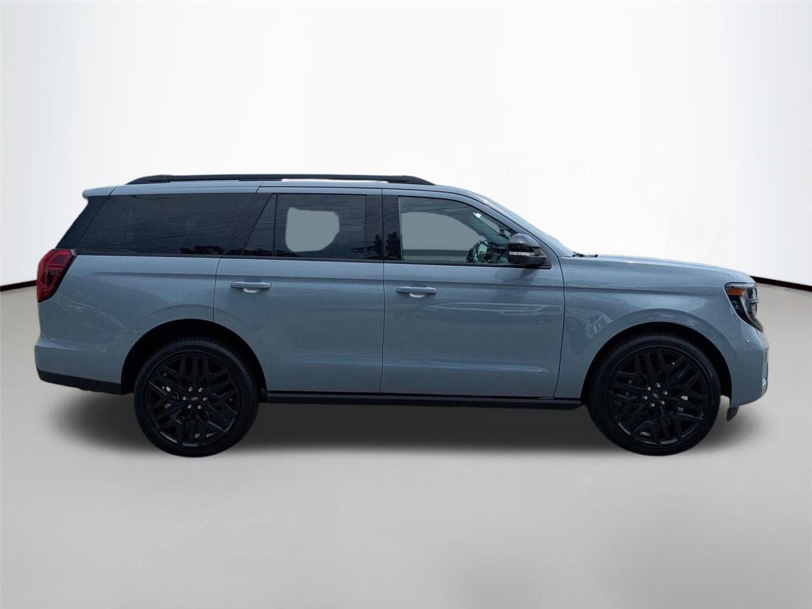 New 2026 Glacier Gray Metallic Tri-Coat Ford Platinum® image 4
