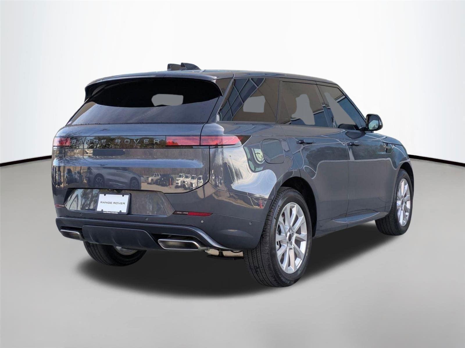 Used 2026 Varesine Blue Metallic Land Rover Dynamic SE image 5