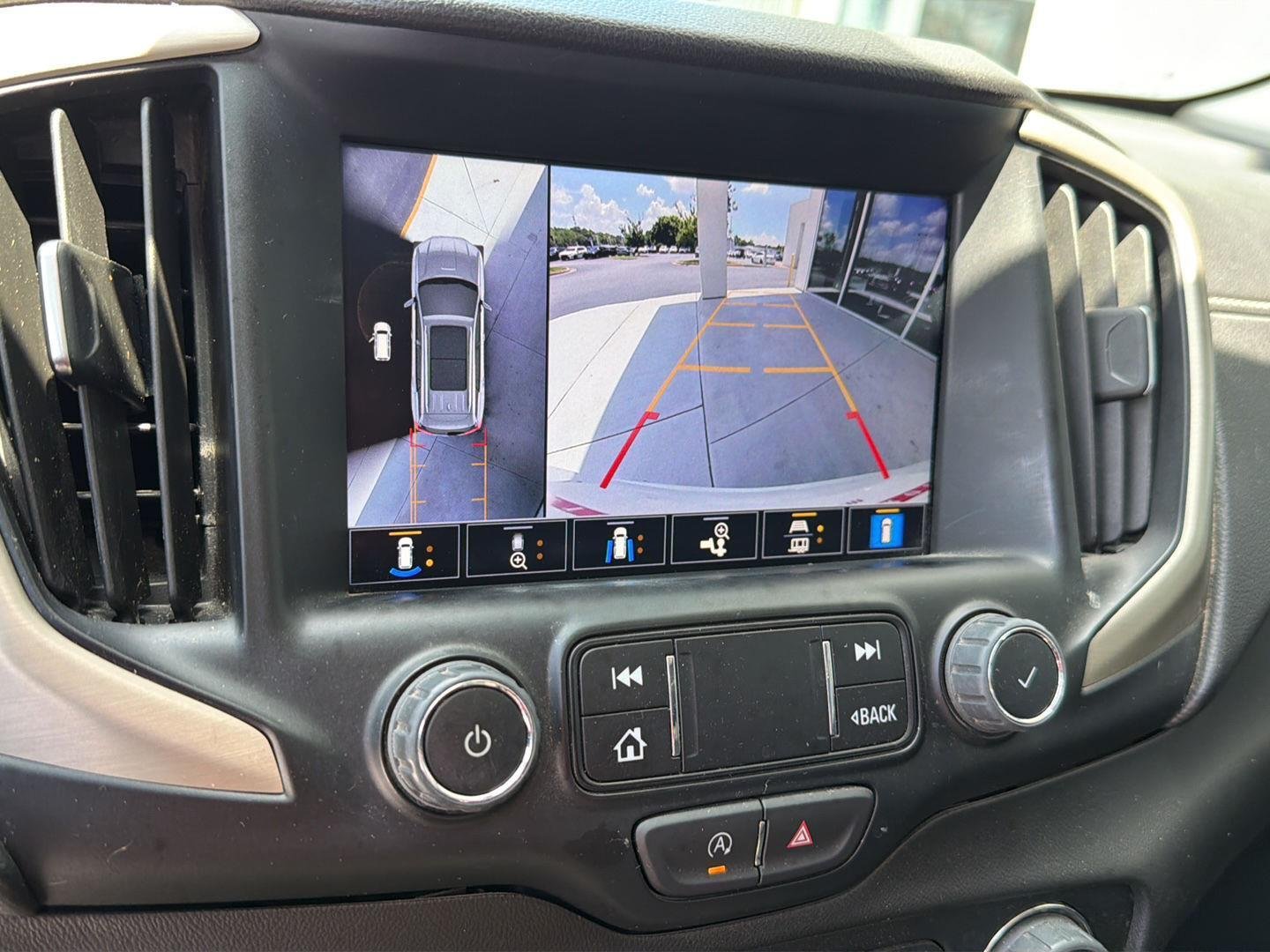 Used 2024 White Frost Tricoat GMC Denali image 26