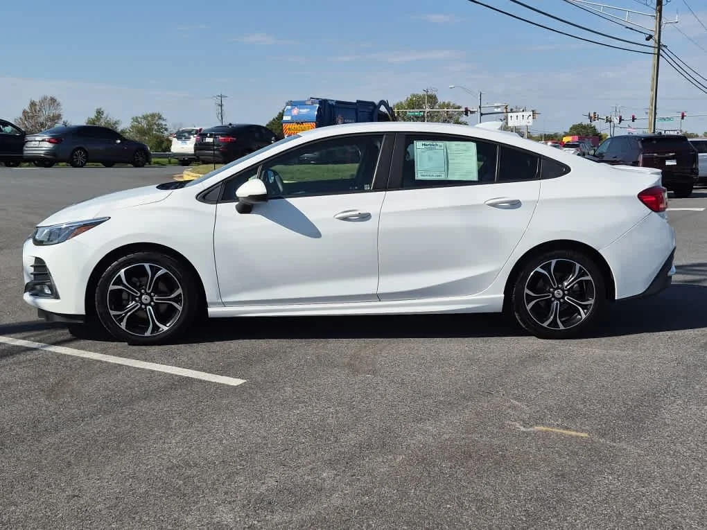 Used 2019 Summit White Chevrolet LT image 5