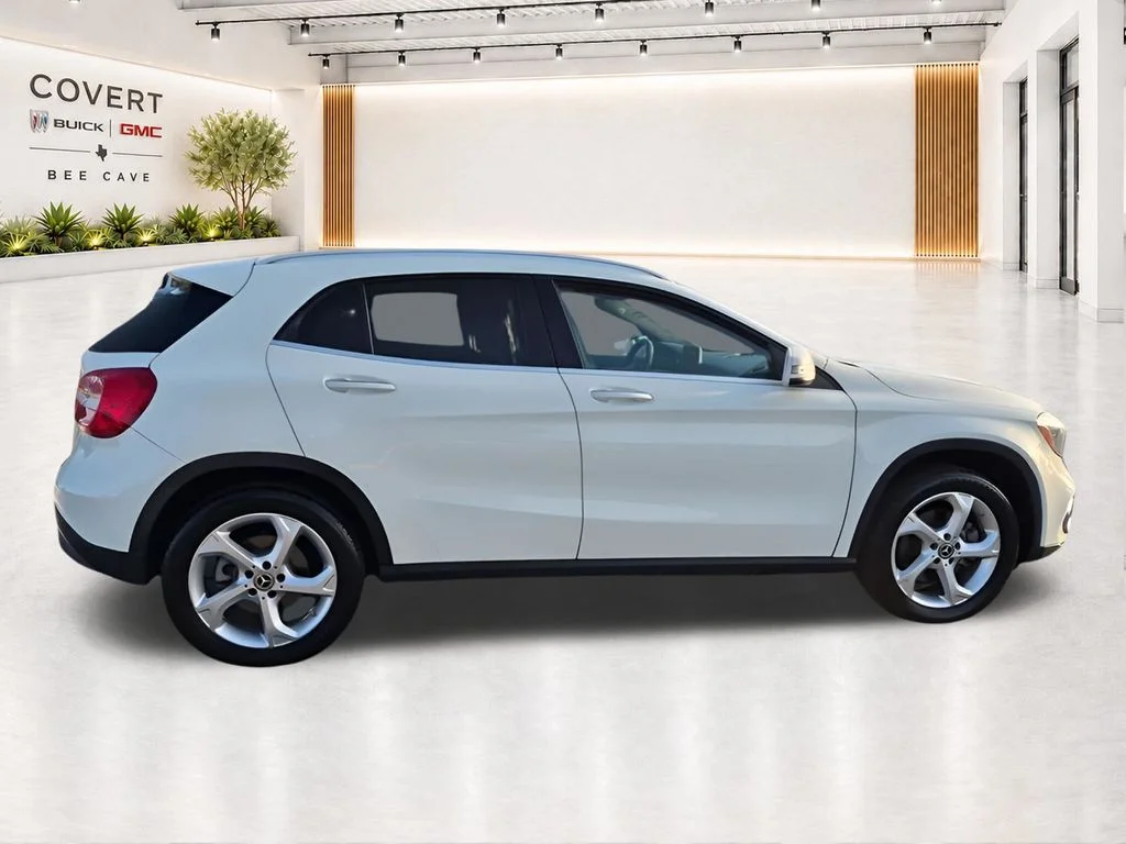 Used 2018 Black Mercedes-Benz GLA 250 image 11