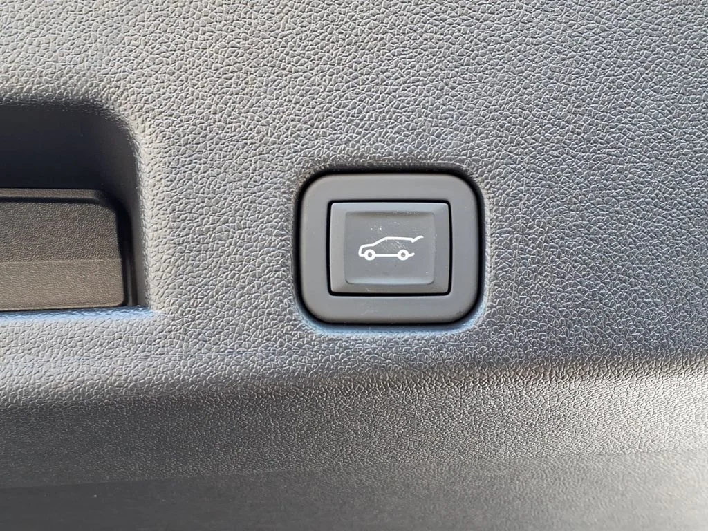 Used 2026 Gray Buick Preferred image 33