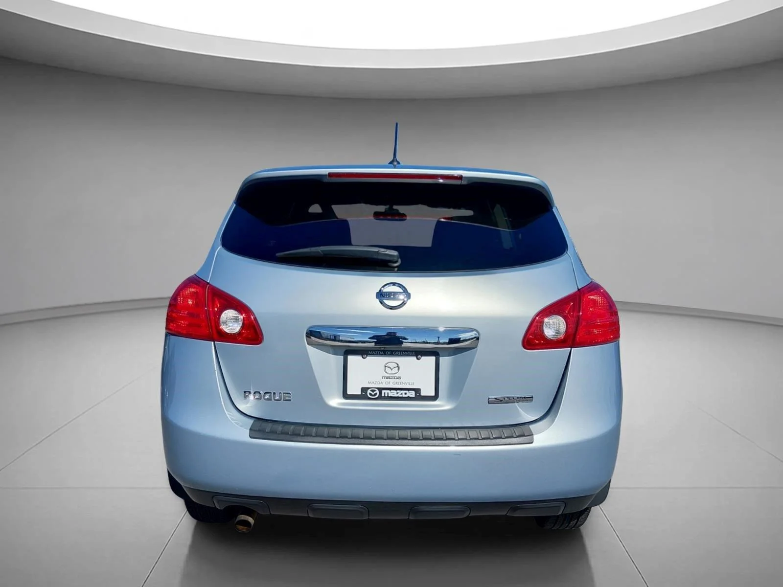 Used 2013 Graphite Blue Nissan S image 4