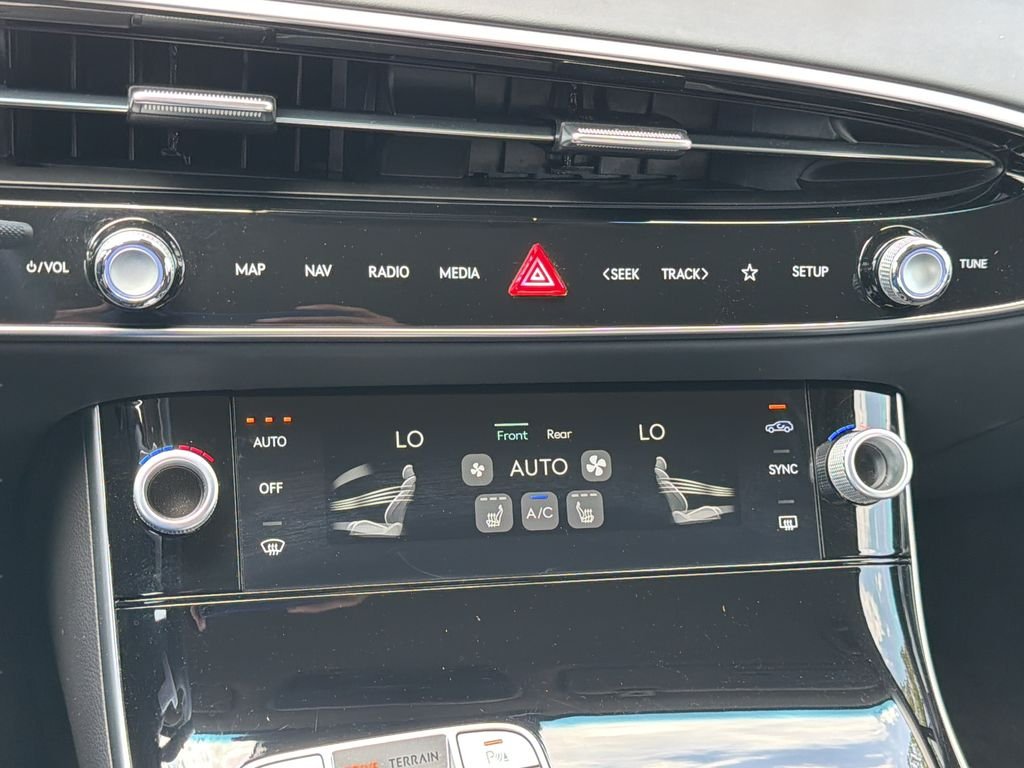 2026 GENESIS GV70 Standard - Photo 28