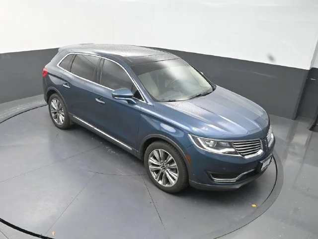 Used 2016 Blue Lincoln Reserve image 12