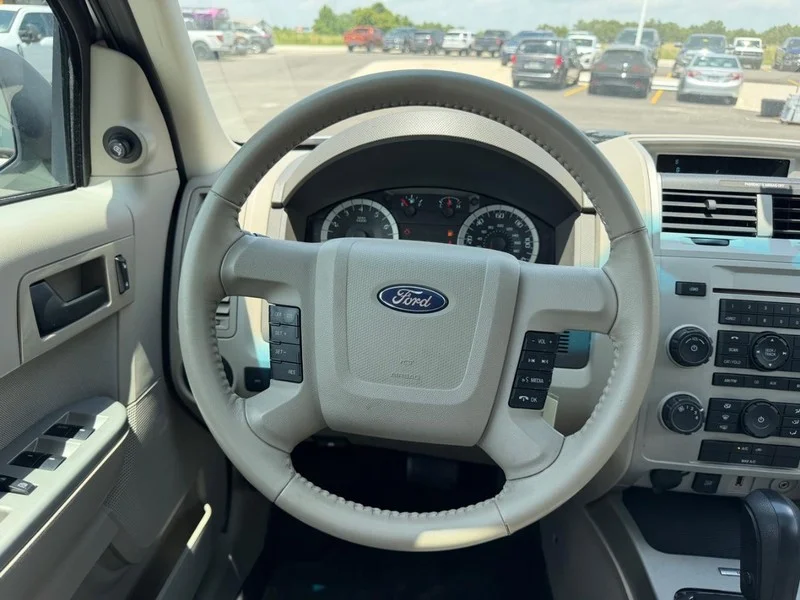Used 2012 Ingot Silver Metallic Ford XLT image 12