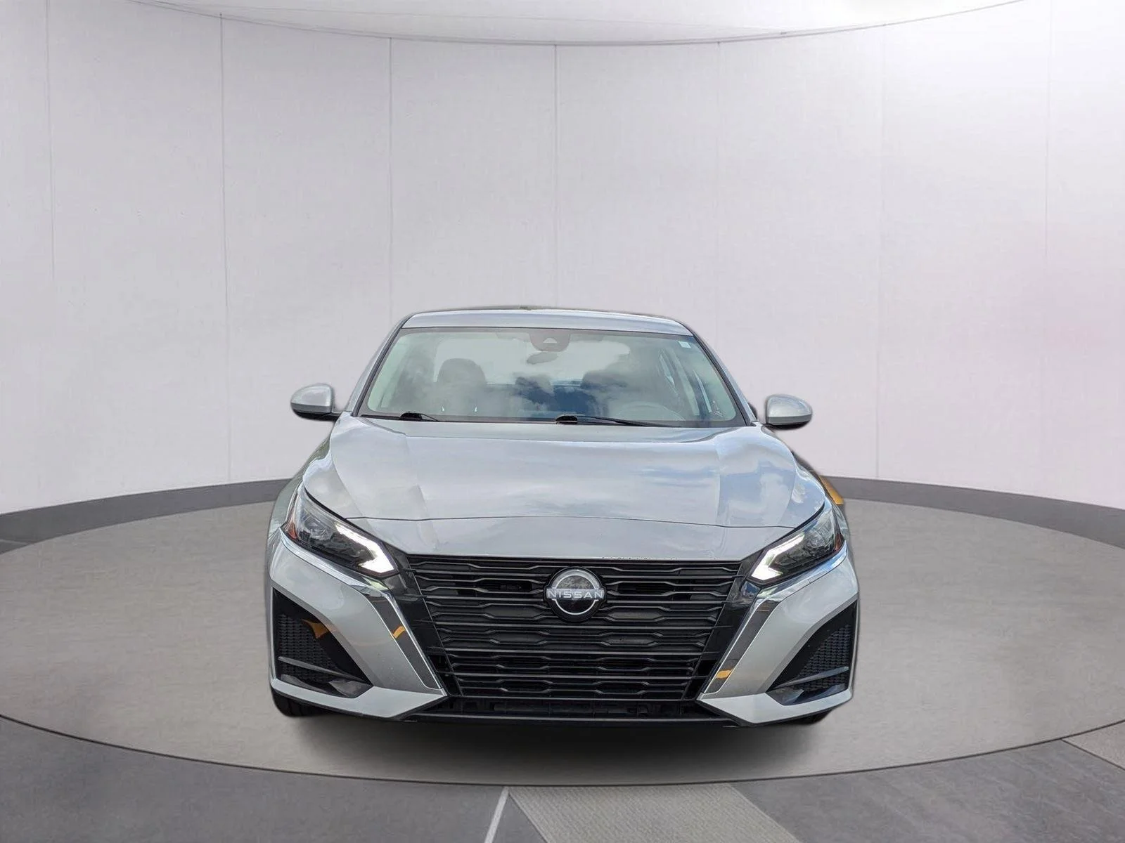 Used 2023 Brilliant Silver Metallic Nissan 2.5 SV image 2