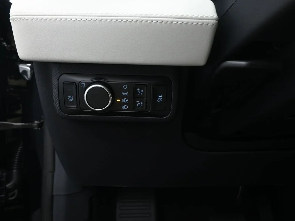 Used 2025 Black Ford Premium image 12