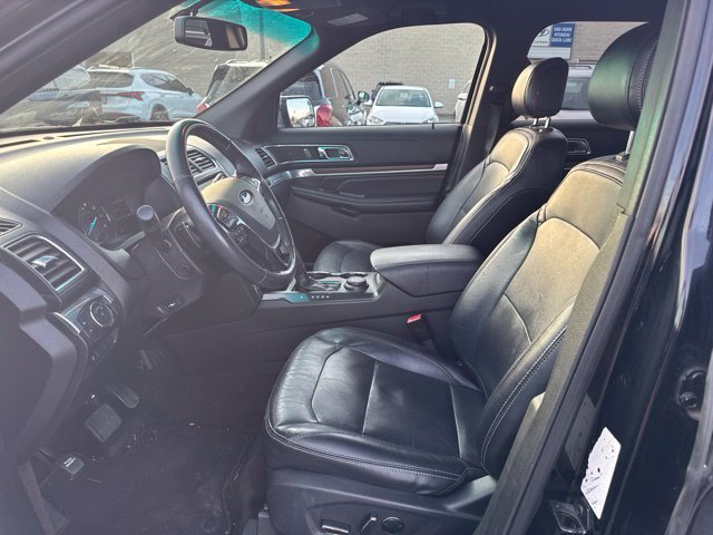 Used 2016 Black Ford Limited image 9