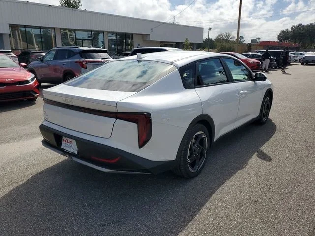 New 2025 Snow White Pearl Kia EX image 2