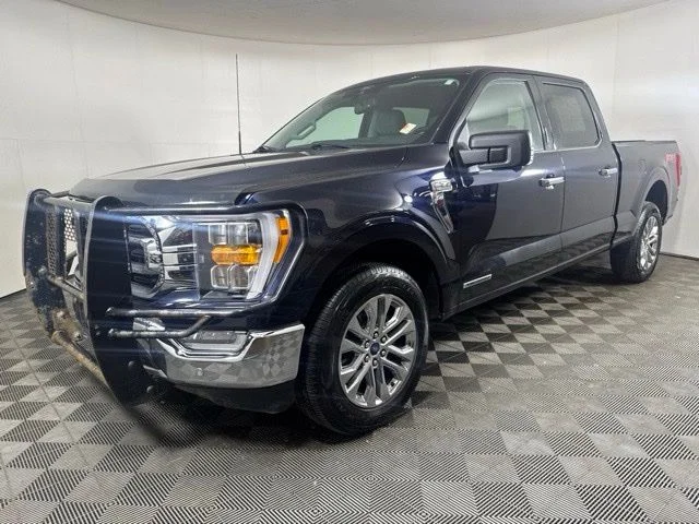 Certified Used 2021 Blue Metallic Ford XLT image 8