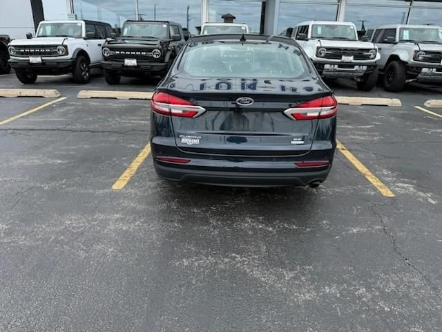 Used 2020 Blue Ford SE image 5