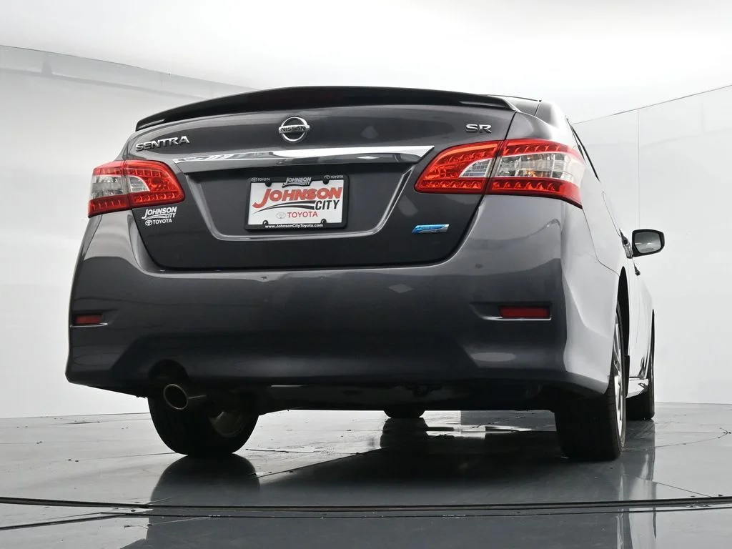 Used 2014 Gray Nissan SR image 31