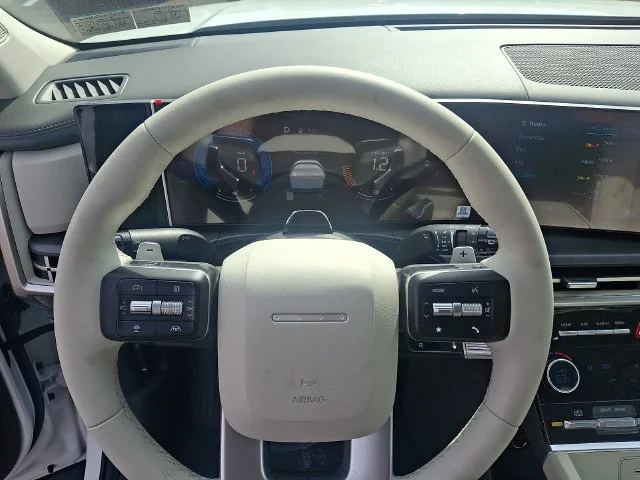 New 2027 White Hyundai SEL image 15