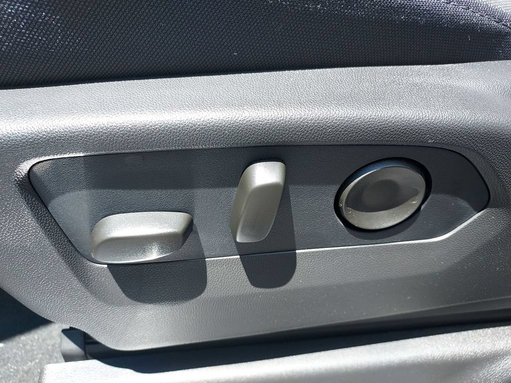 New 2026 Summit White GMC SLE image 18
