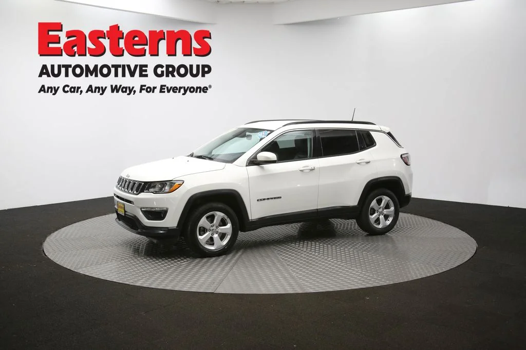 Used 2019 White Jeep Latitude image 57