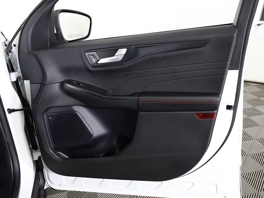 2024 Ford Escape ST-Line Select - Photo 25
