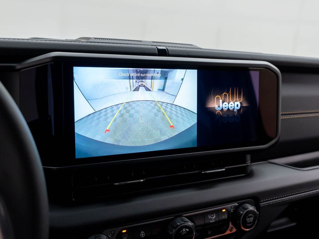 2024 Jeep Wrangler 4-Door Sahara - Photo 24