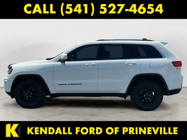 Used 2019 Bright White Clearcoat Jeep Laredo image 8