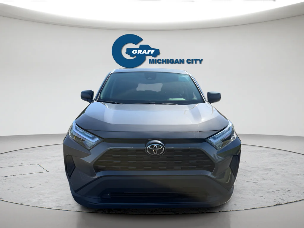 2024 Toyota RAV4 LE - Photo 8