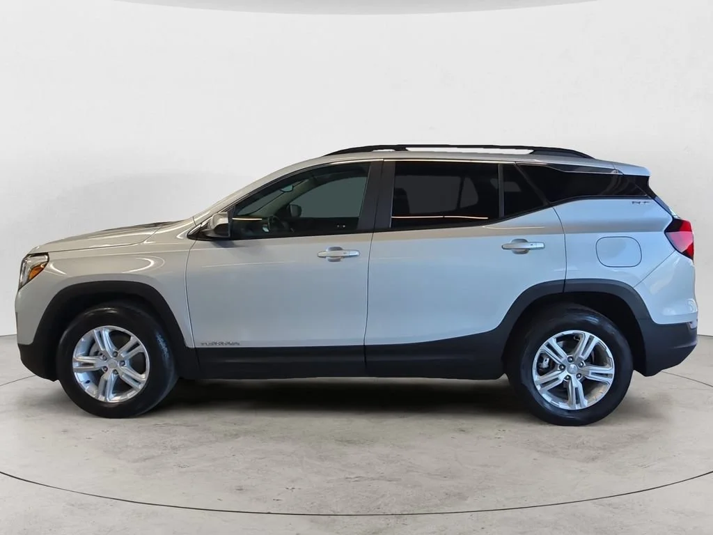 Certified Used 2021 QUICKSILVER METALLIC GMC SLE image 8