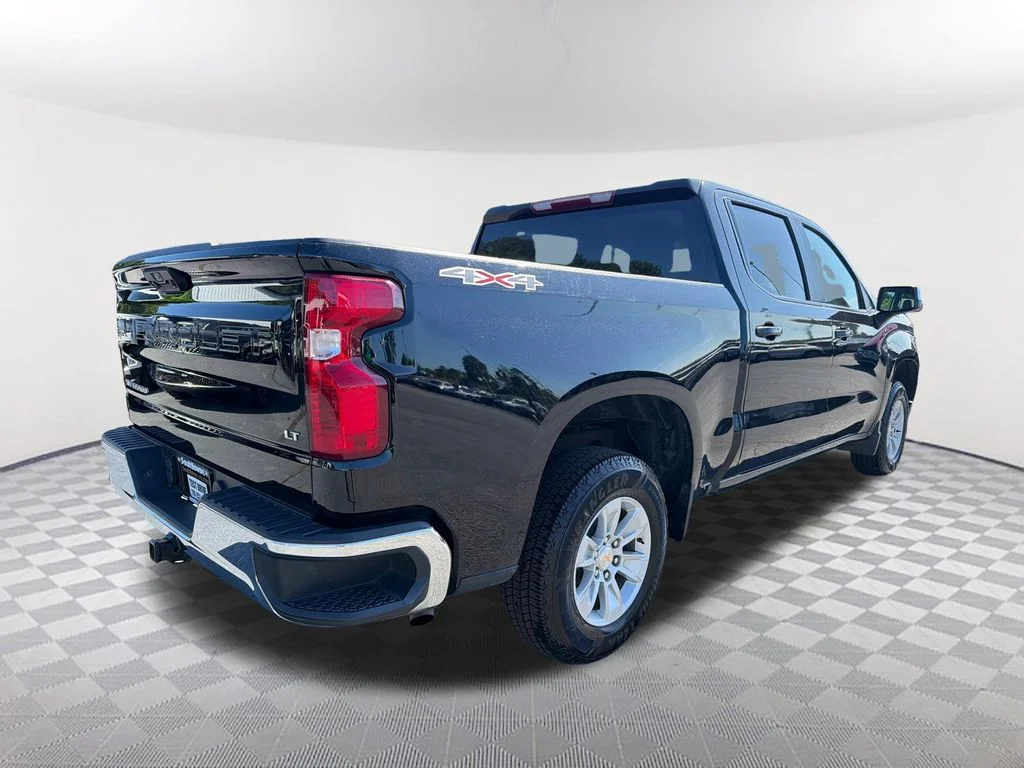Used 2025 Black Chevrolet LT image 5