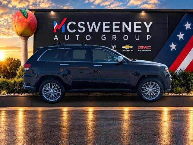 Used 2018  Jeep Summit image 6