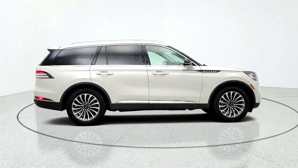 Used 2021 Ceramic Pearl Lincoln Reserve AWD w/ Elements Package Plus image 4