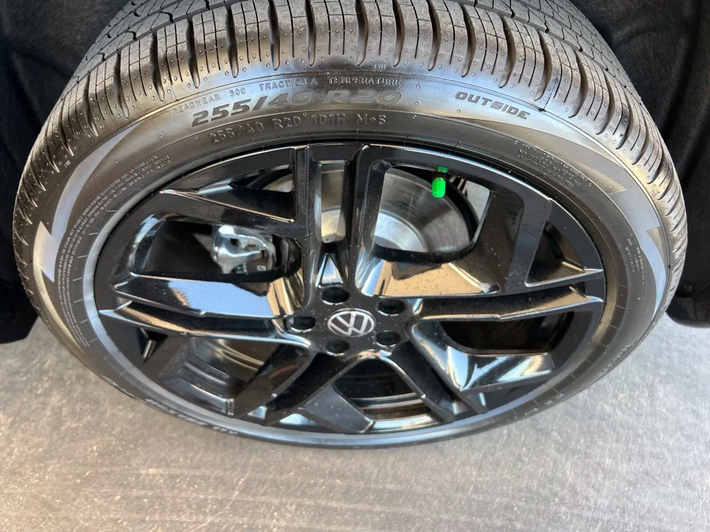 New 2026 Green Volkswagen 2.0T SE R-Line Black image 28