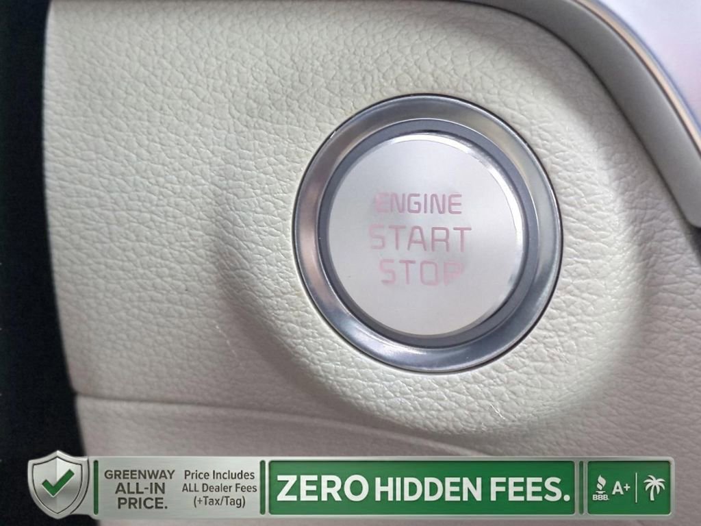 Used 2023 Everlasting Silver Kia SX image 31