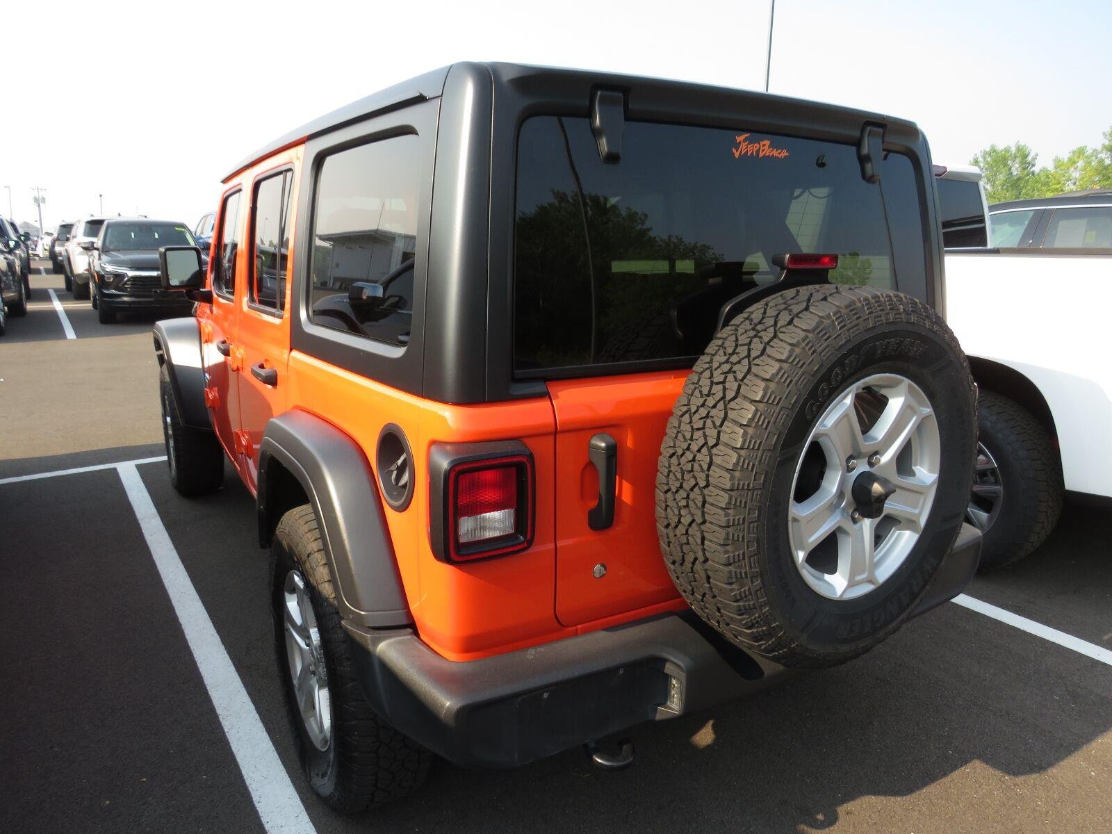 Used 2020 Punkn Metallic Clearcoat Jeep Sport S image 9